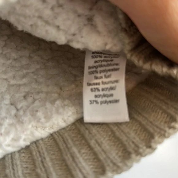 Maurices Faux Fur Collar Sherpa and Knit Fall/ Winter Vest - Picture 5 of 7